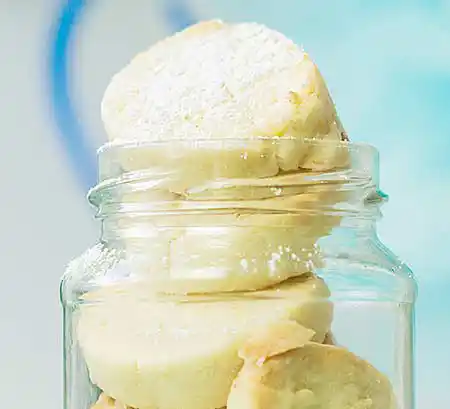 Zitronen-Cookies im Glas.