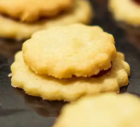 Gefüllte Butterplätzchen.